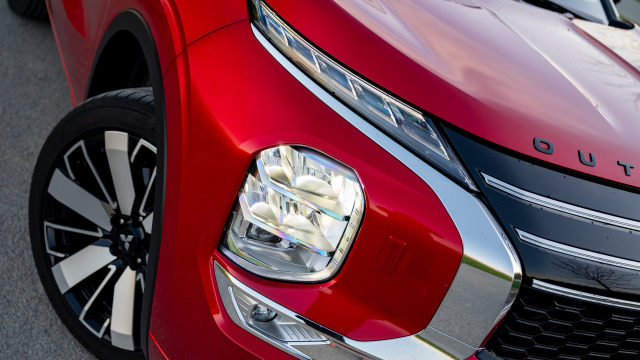 Luxus na dosah – úvěr již od&nbsp;0,01&nbsp;% MITSUBISHI OUTLANDER PHEV